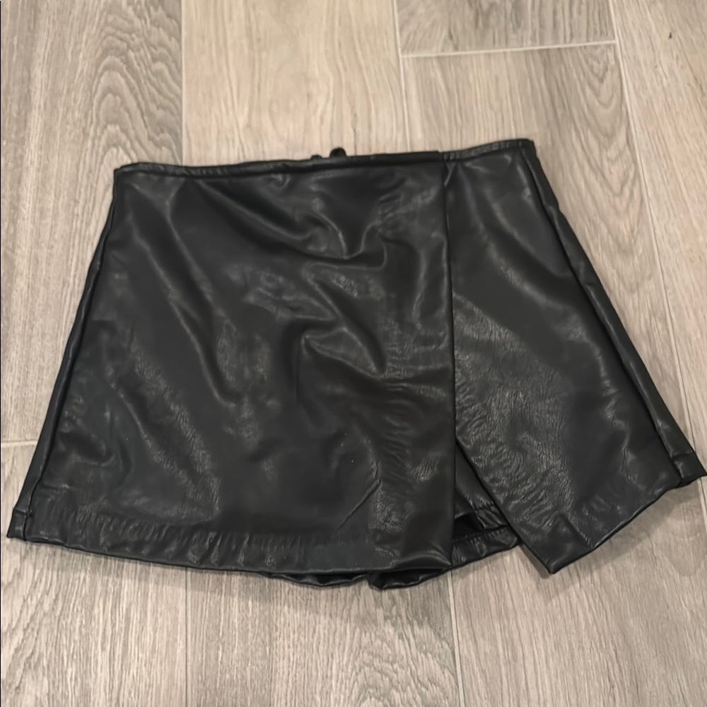 Aqua Kids Black Leather Mini Skirt With Shorts Size 7